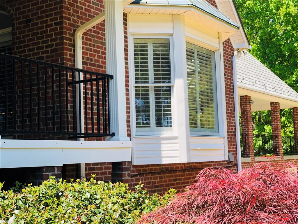 150 Jd Essick Road Lexington, NC 27295 - Photo 42 of 49 Bay window in kitchen/breakfast nook directly off of covered porch
