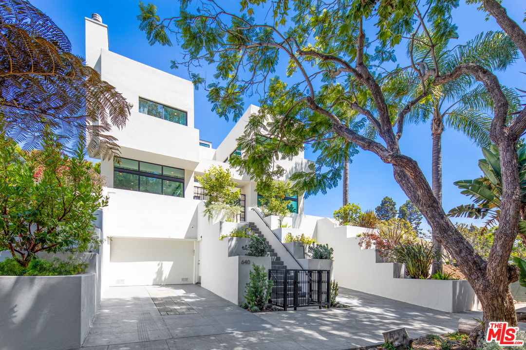 640 East Channel Road Santa Monica, CA 90402 - Photo 2 of 45 a picture of a tree with a tree