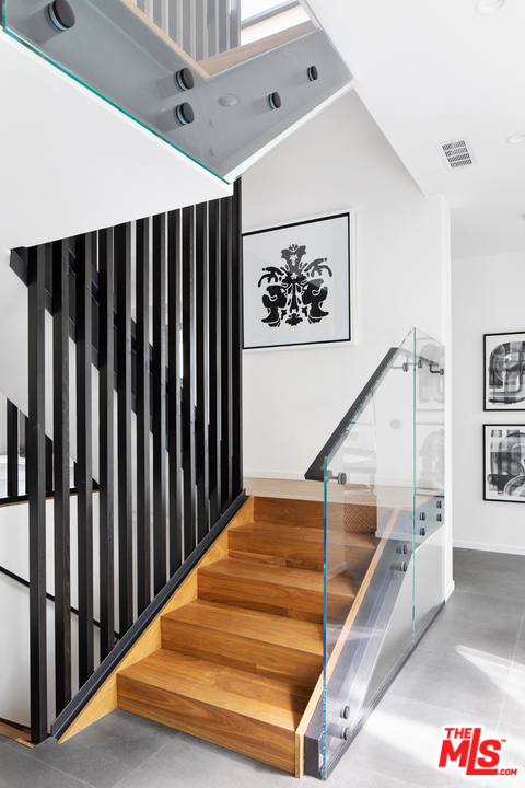 640 East Channel Road Santa Monica, CA 90402 - Photo 14 of 45 a view of entryway