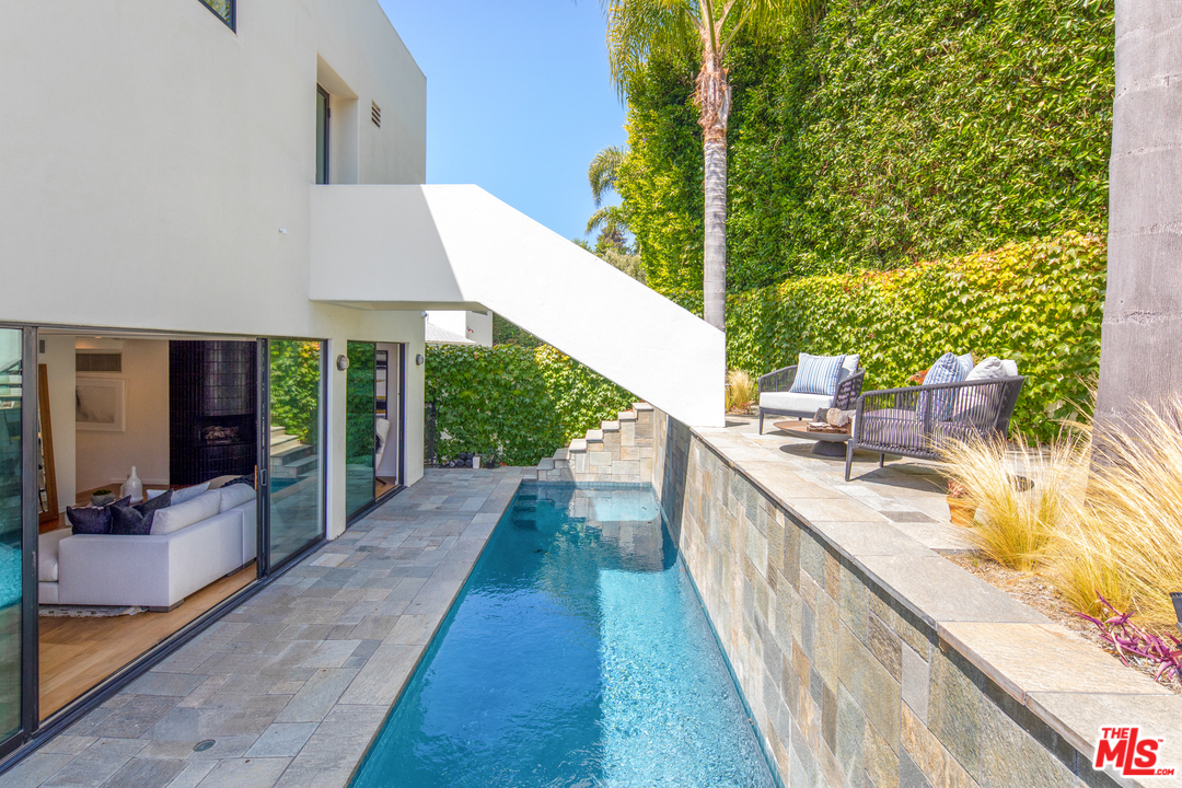 640 East Channel Road Santa Monica, CA 90402 - Photo 35 of 45 a view of balcony with furniture