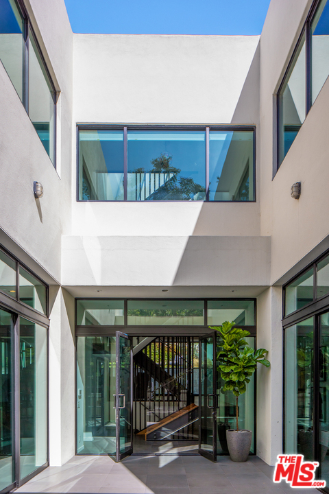 640 East Channel Road Santa Monica, CA 90402 - Photo 5 of 45 a view of a building with porch
