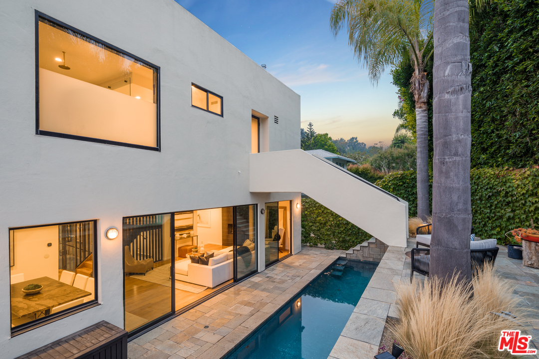 640 East Channel Road Santa Monica, CA 90402 - Photo 42 of 45 a view of balcony with furniture