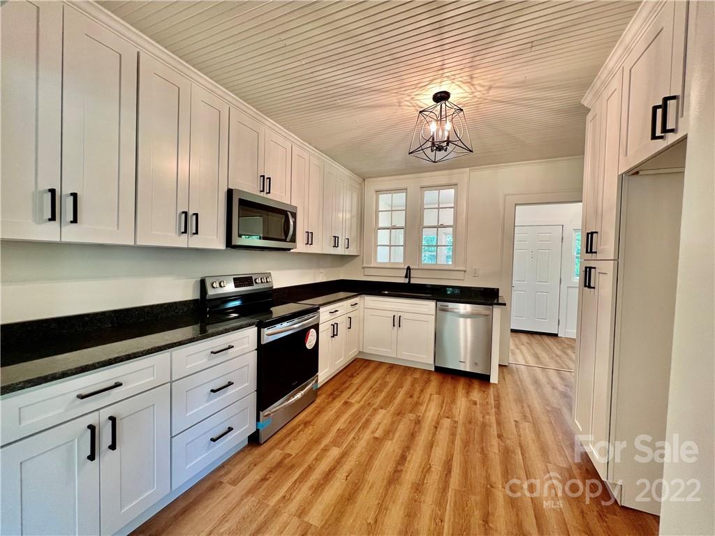 1548 Kings Road Shelby, NC 28150 - Photo 4 of 27 Gallery Image 4