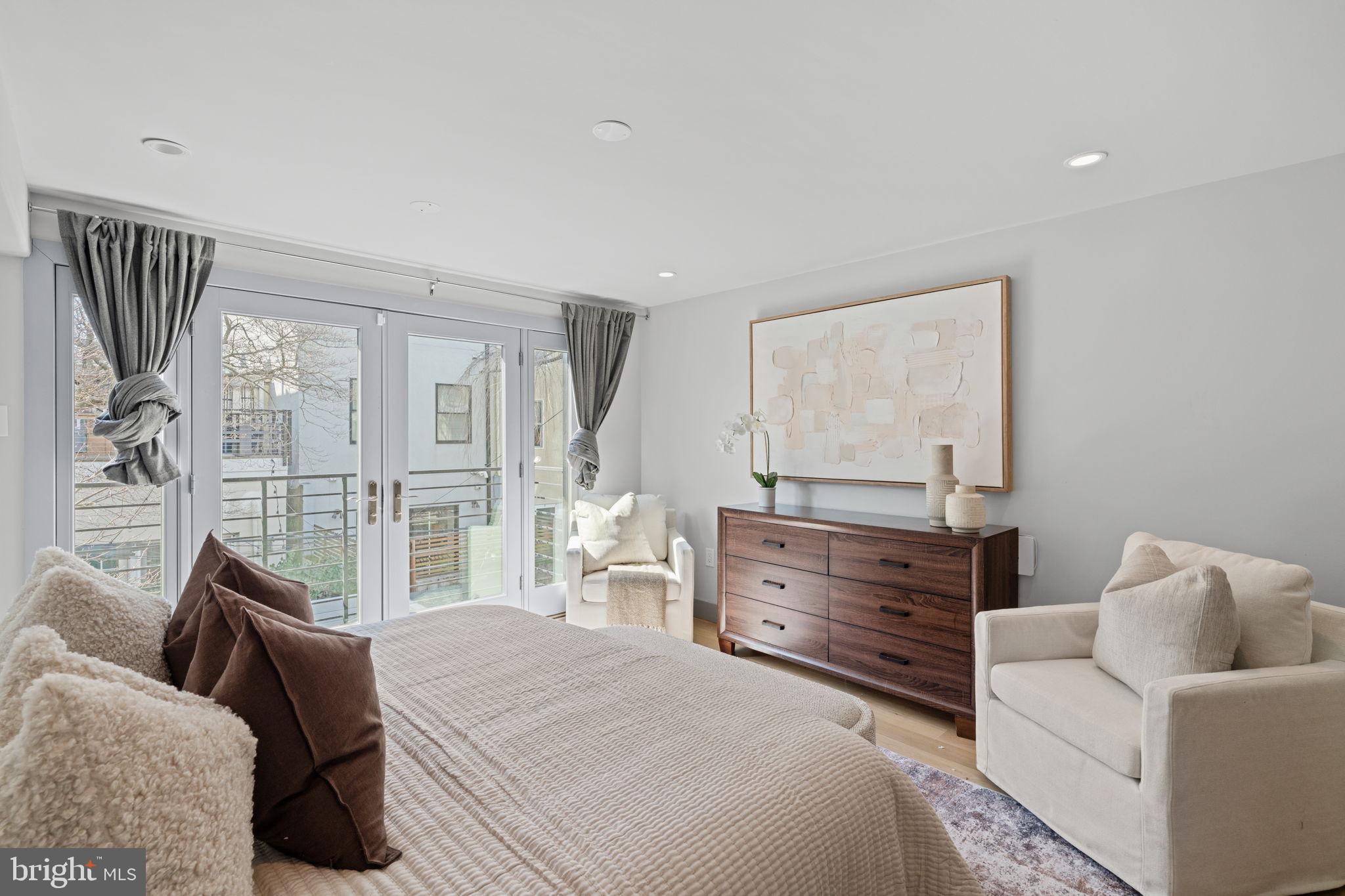 2426 Pine Street Philadelphia, PA 19103 - Photo 14 of 35