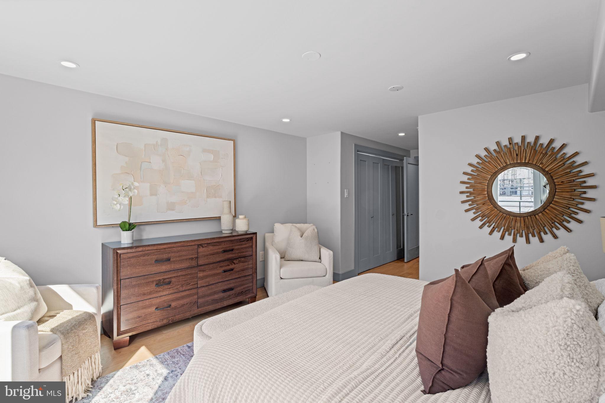 2426 Pine Street Philadelphia, PA 19103 - Photo 15 of 35