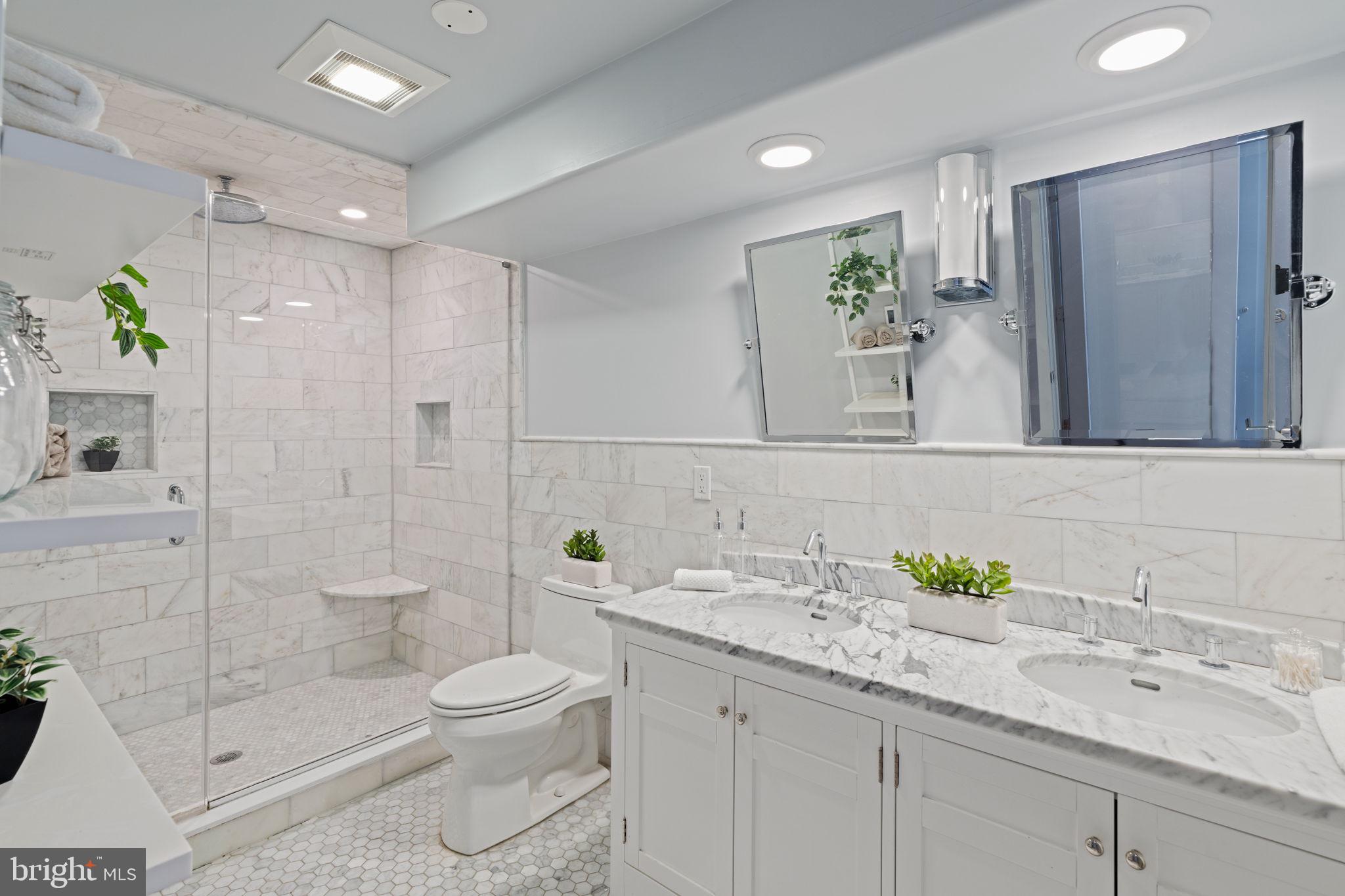 2426 Pine Street Philadelphia, PA 19103 - Photo 17 of 35