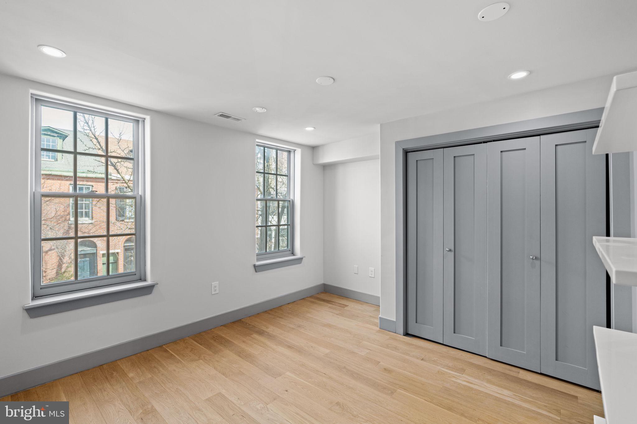 2426 Pine Street Philadelphia, PA 19103 - Photo 19 of 35