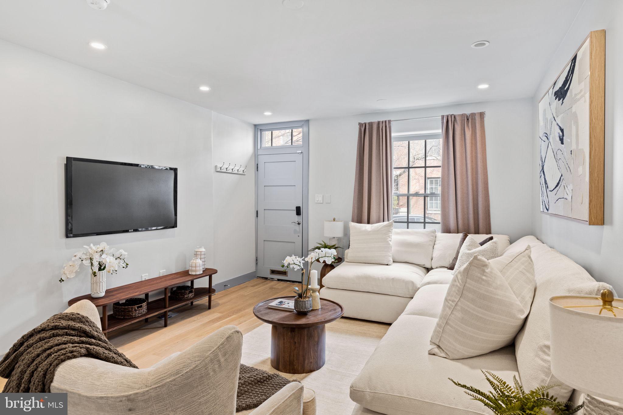 2426 Pine Street Philadelphia, PA 19103 - Photo 3 of 35