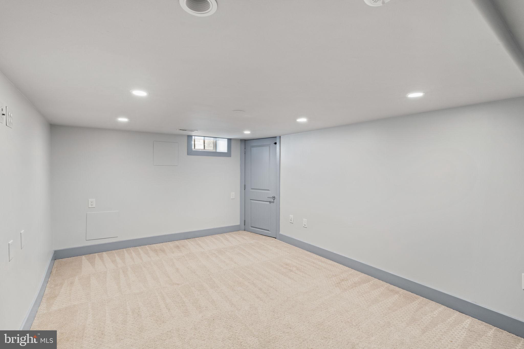 2426 Pine Street Philadelphia, PA 19103 - Photo 33 of 35