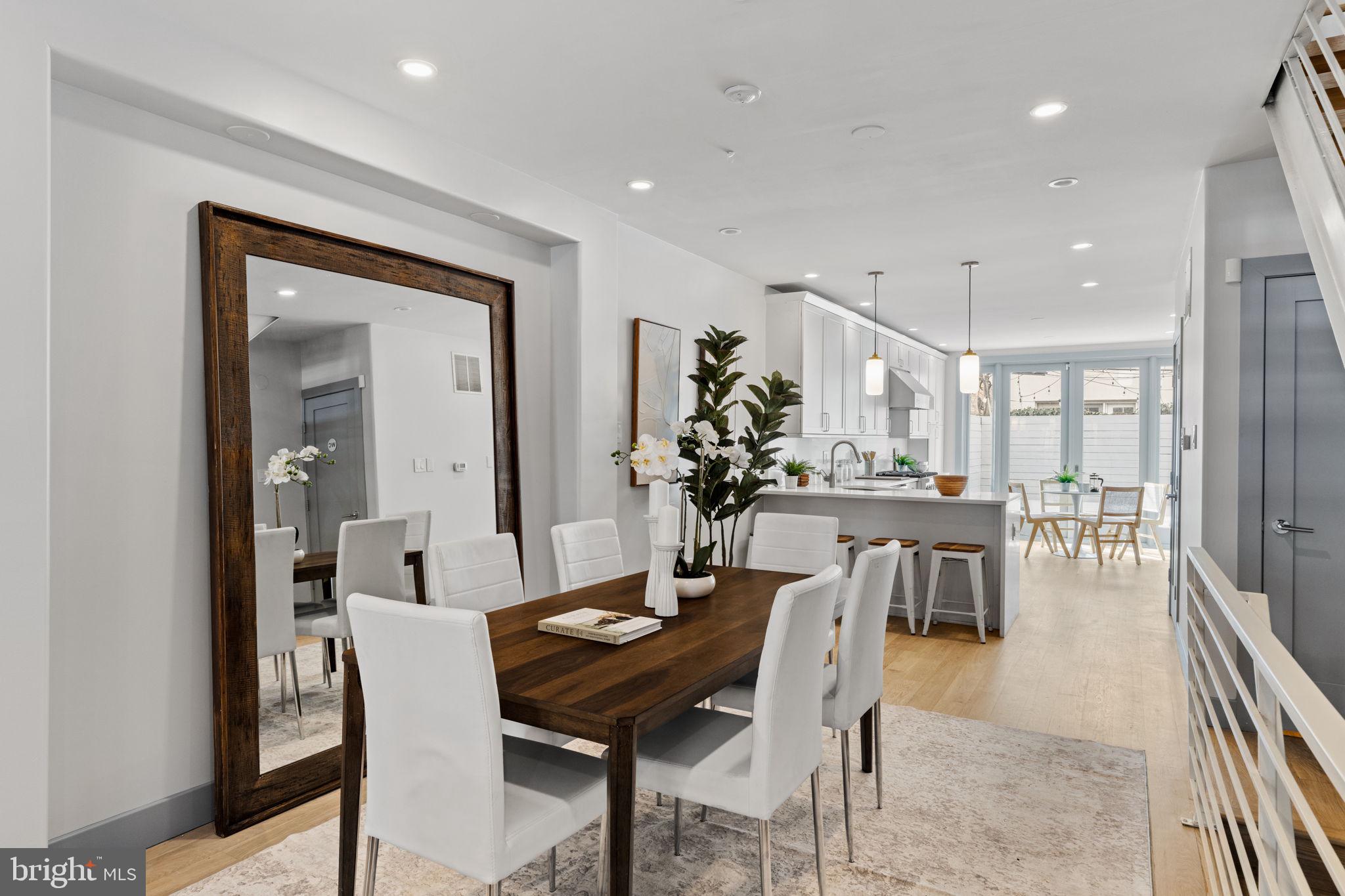 2426 Pine Street Philadelphia, PA 19103 - Photo 5 of 35