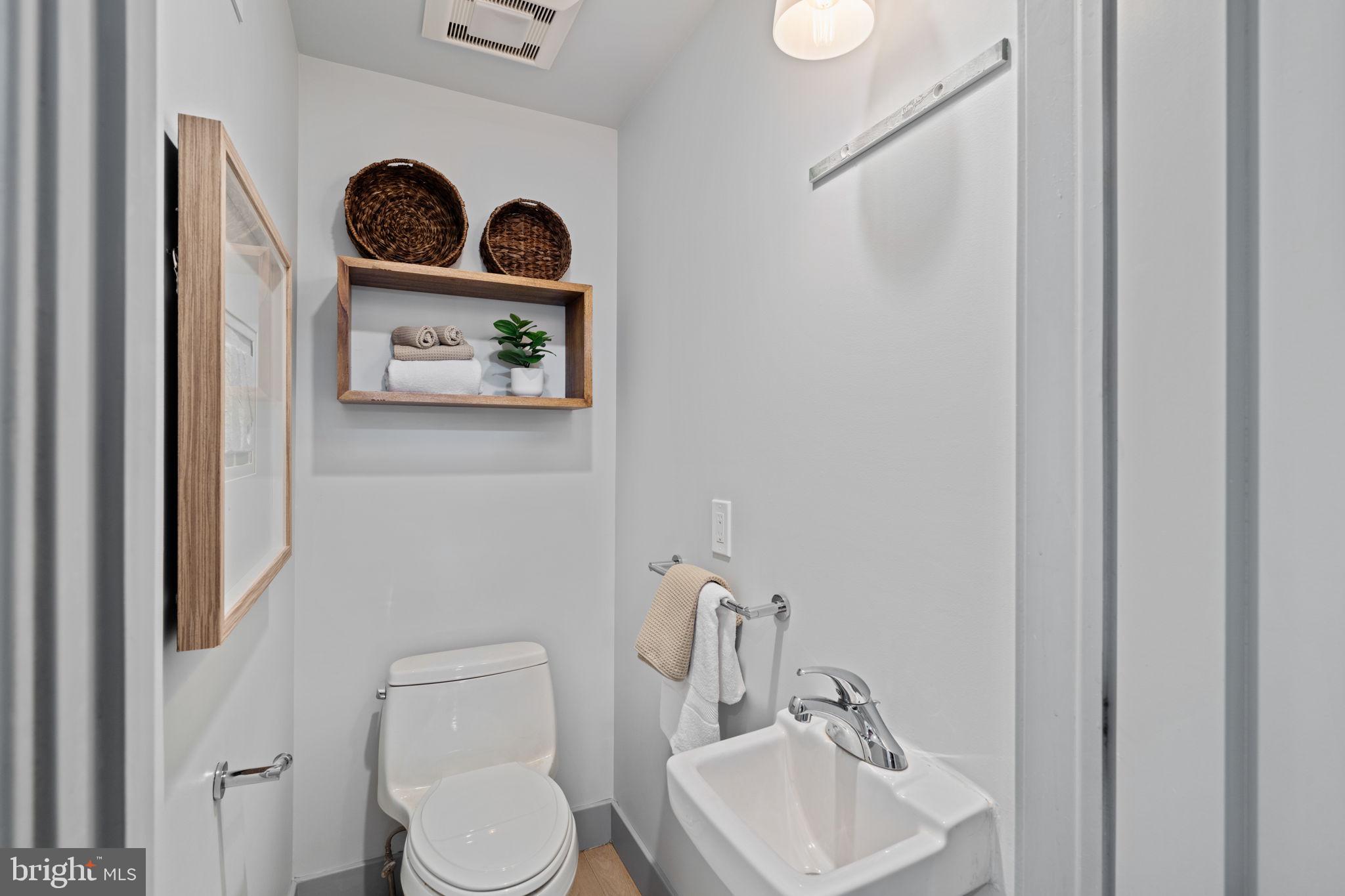 2426 Pine Street Philadelphia, PA 19103 - Photo 6 of 35