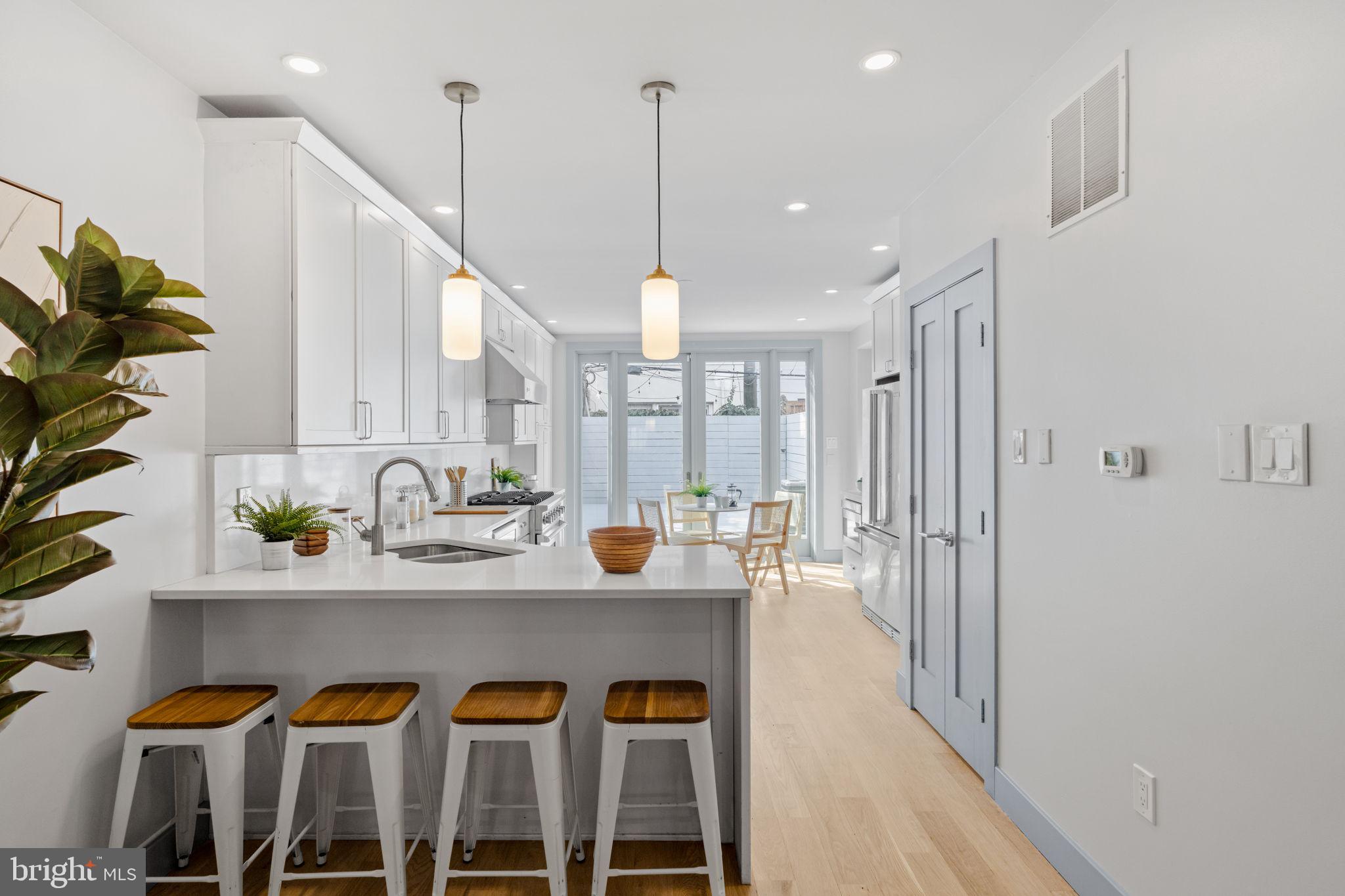 2426 Pine Street Philadelphia, PA 19103 - Photo 7 of 35