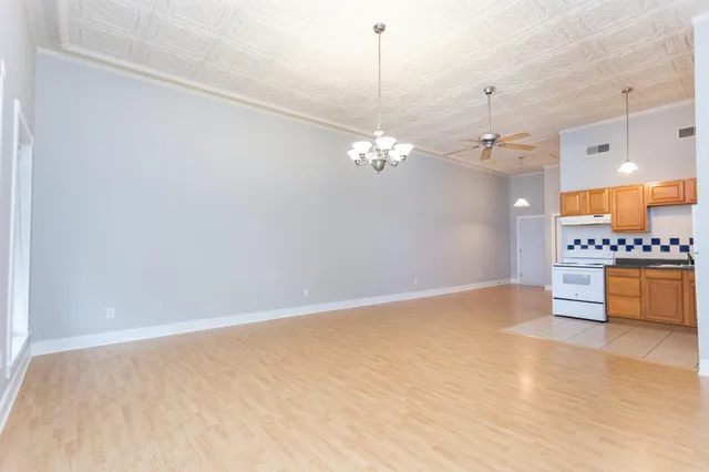 $1,175 | 525 Franklin Street, Unit 2, Michigan City, IN 46360