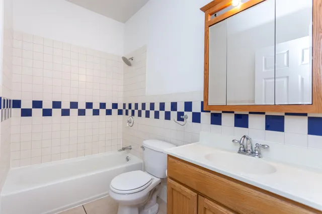 $1,175 | 525 Franklin Street, Unit 2, Michigan City, IN 46360