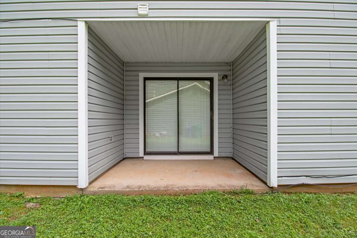 5426 Martins Crossing Road Stone Mountain, GA 30088 - Photo 21 of 26 a view of outdoor space and yard