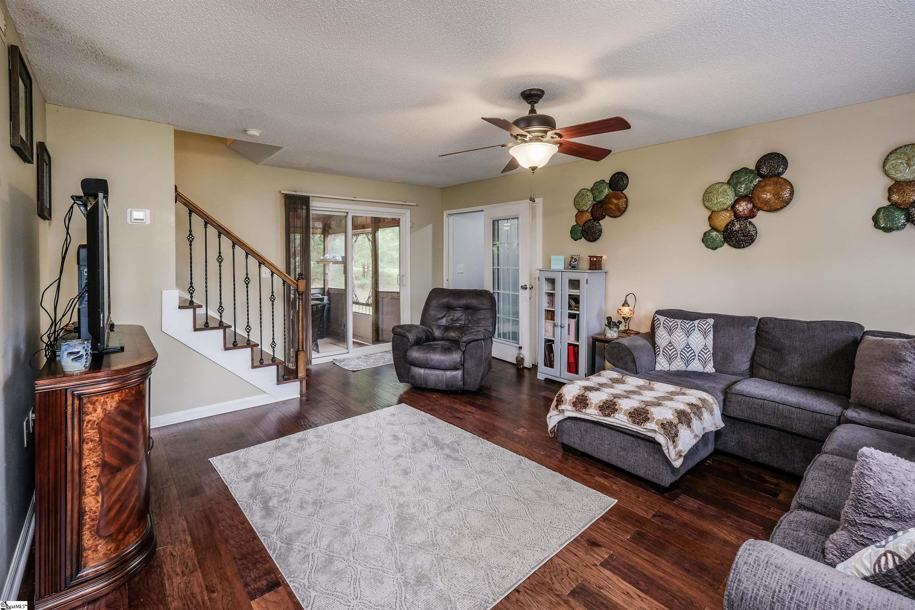 331 Griggs Road Six Mile, SC 29682 - Photo 4 of 34