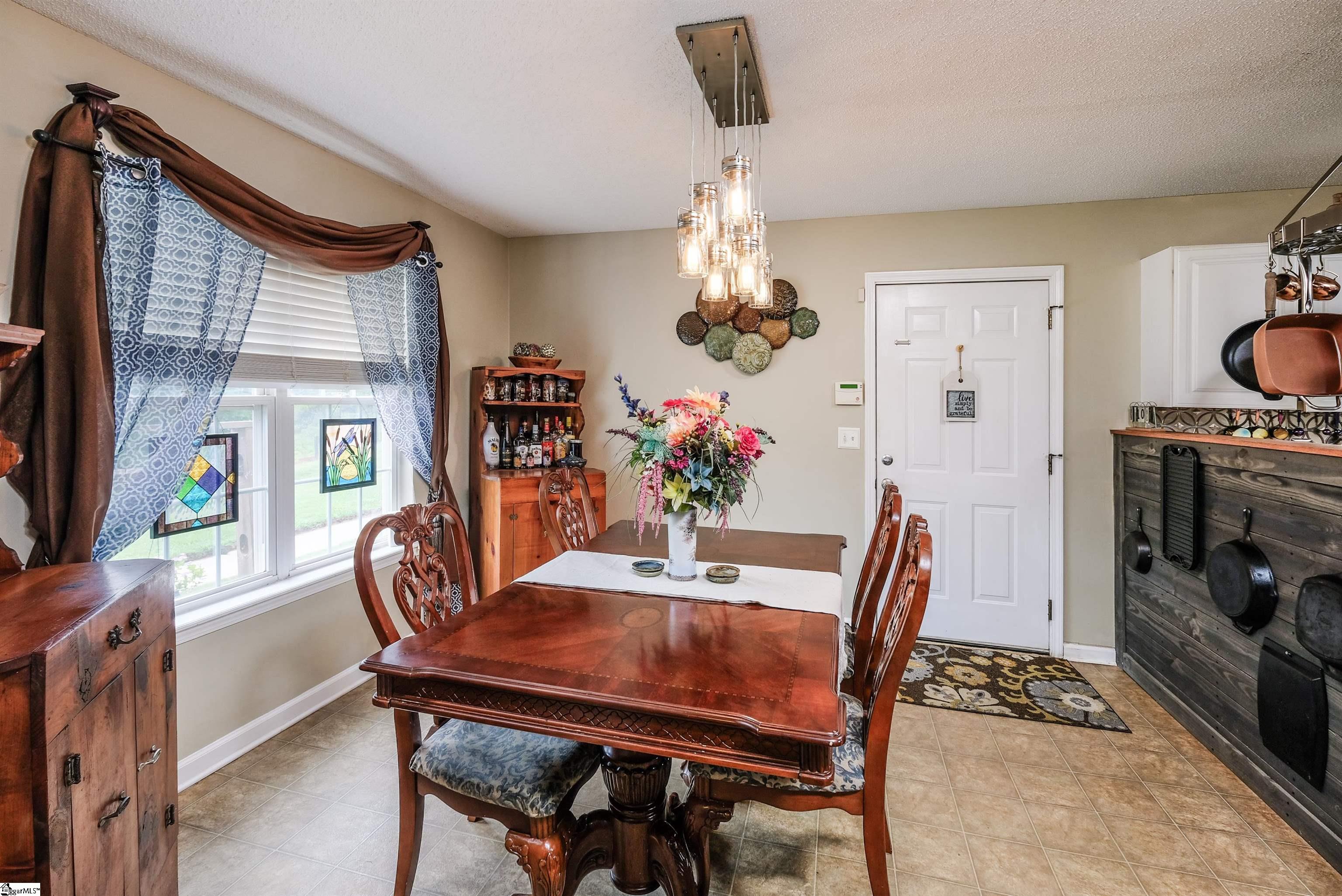 331 Griggs Road Six Mile, SC 29682 - Photo 6 of 34