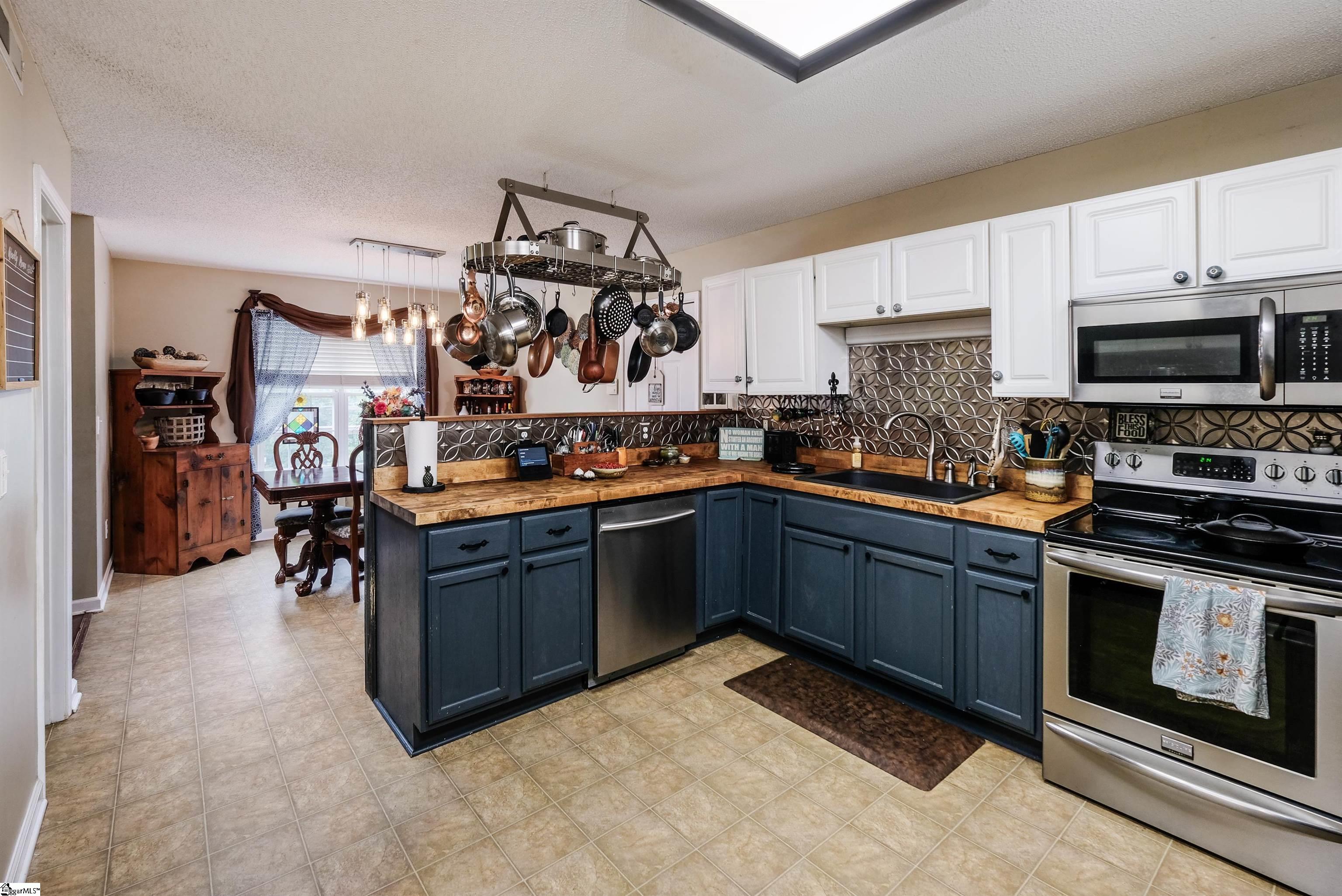 331 Griggs Road Six Mile, SC 29682 - Photo 7 of 34