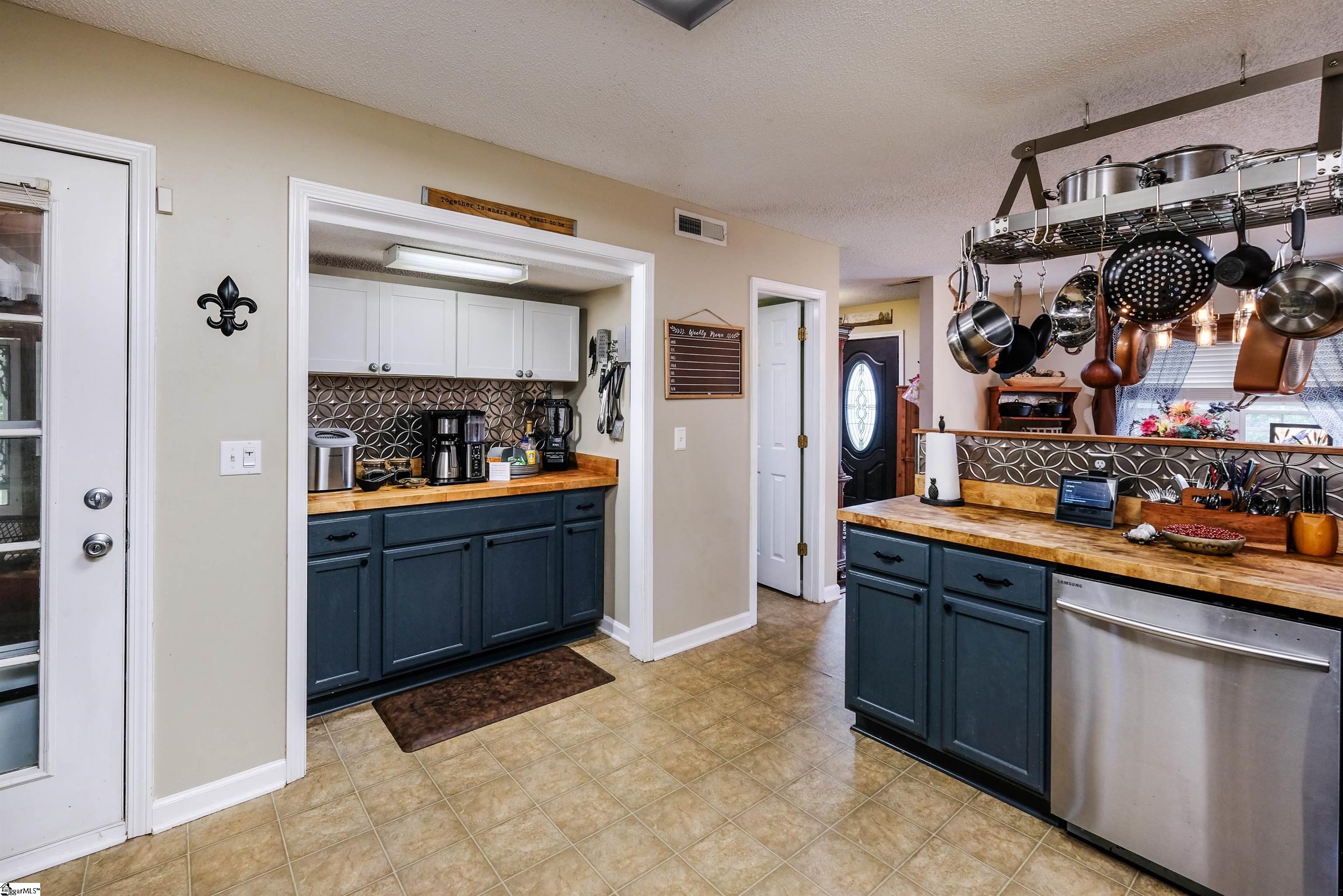 331 Griggs Road Six Mile, SC 29682 - Photo 8 of 34