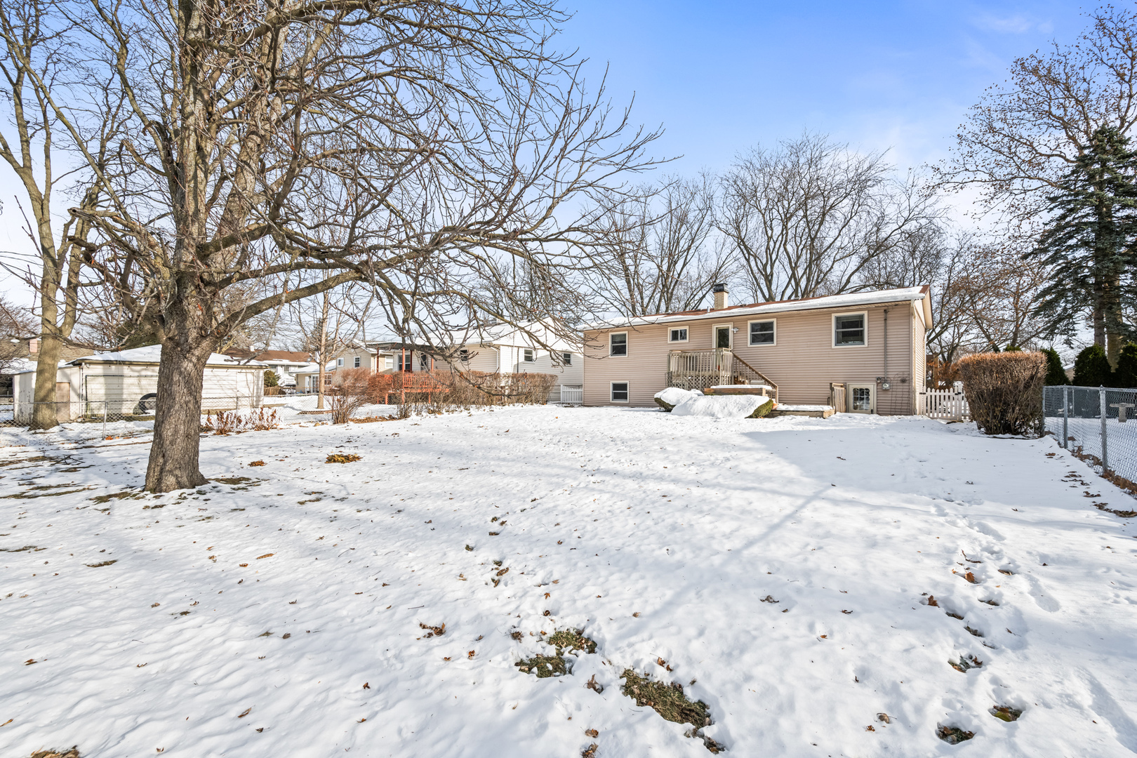 496 Raupp Boulevard Buffalo Grove, IL 60089 - Photo 16 of 19