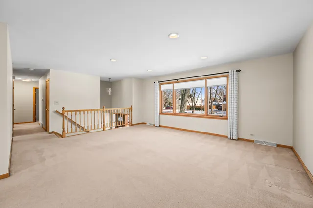 $399,000 | 496 Raupp Boulevard, Buffalo Grove, IL 60089