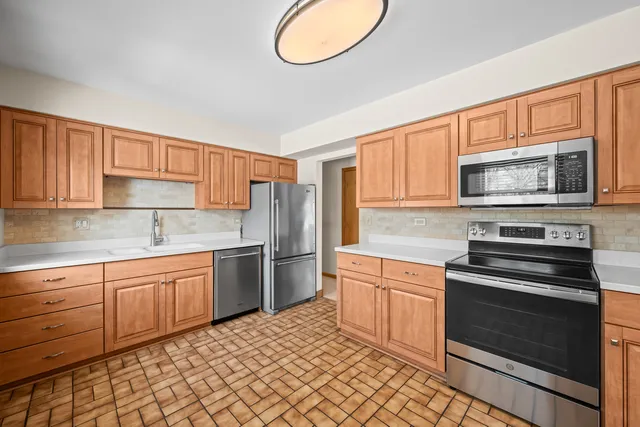 $399,000 | 496 Raupp Boulevard, Buffalo Grove, IL 60089