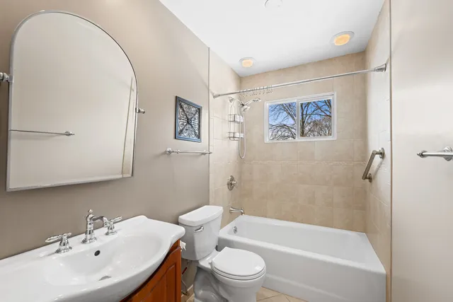 $399,000 | 496 Raupp Boulevard, Buffalo Grove, IL 60089