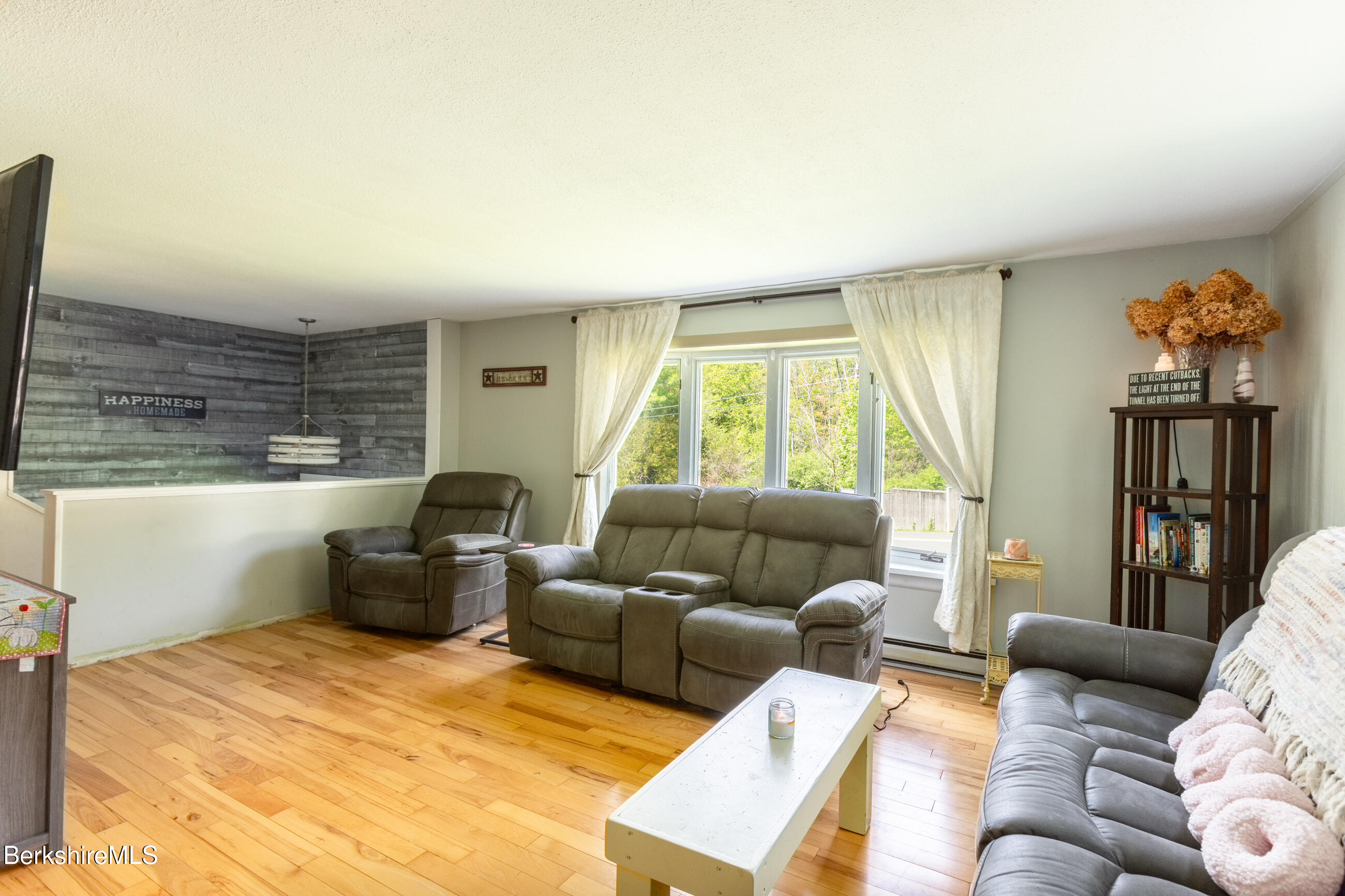 818 Partridge Road Lanesborough, MA 01237 - Photo 13 of 56 Living Room