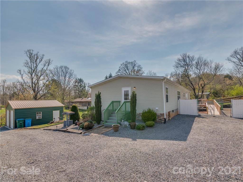 25 Rr 1 Fletcher, NC 28732 - Photo 22 of 28 Gallery Image 22