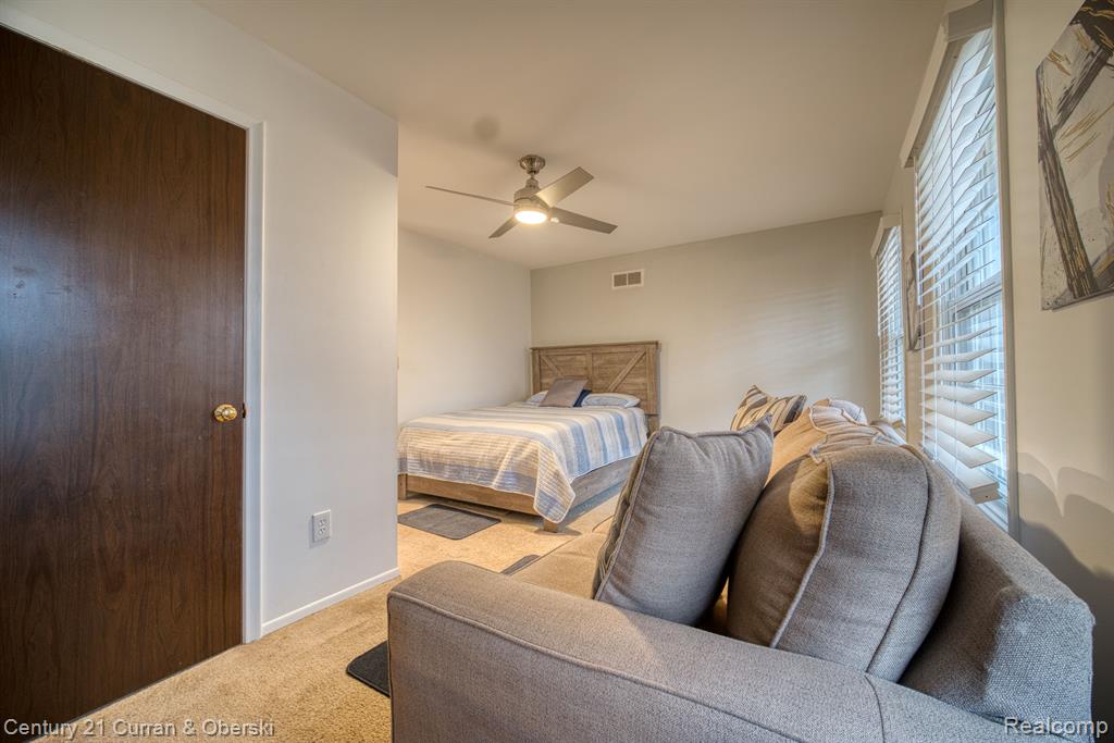 31189 Hoover Road Warren, MI 48093 - Photo 22 of 34