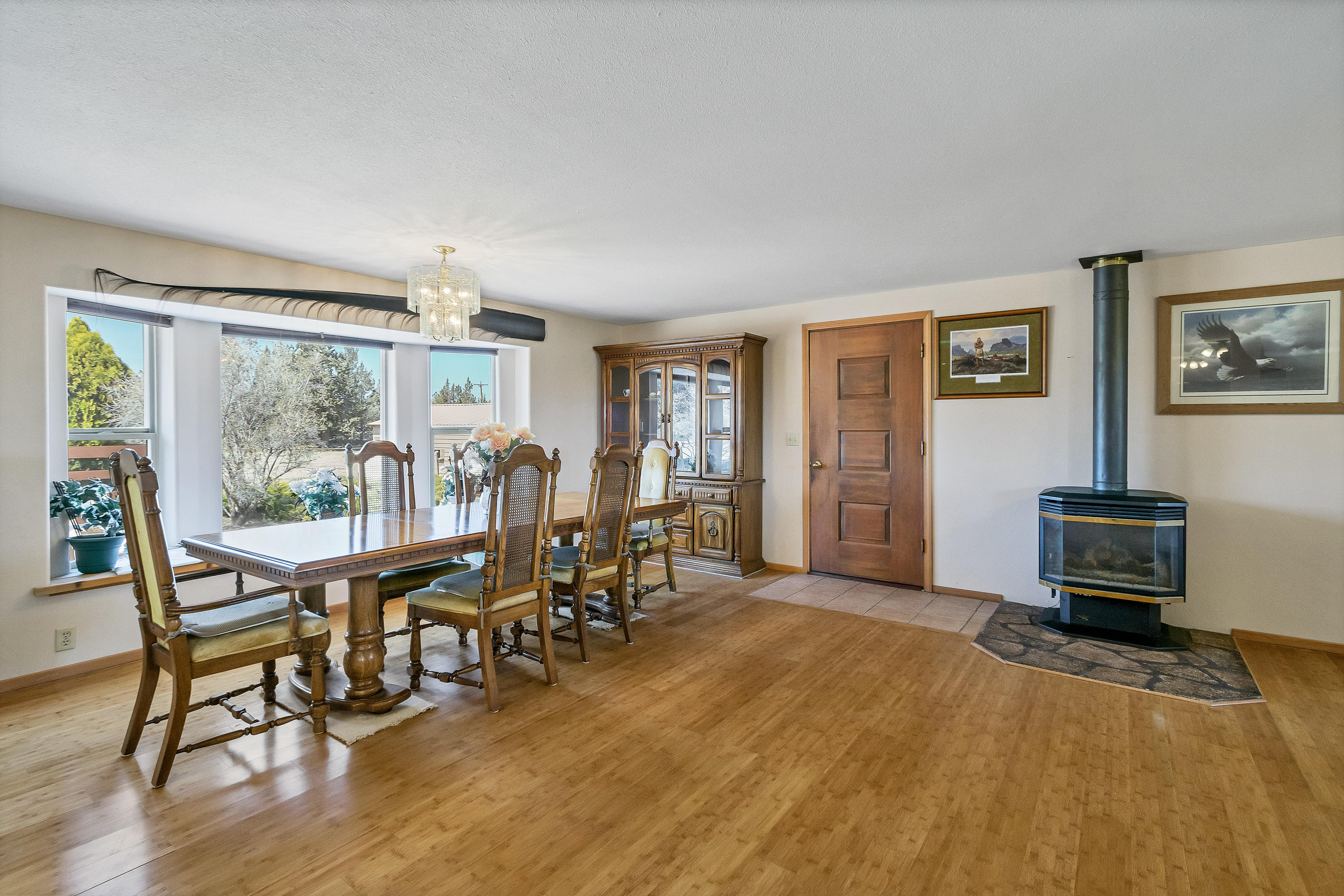 62649 Erickson Road Bend, OR 97701 - Photo 16 of 33 DSC04471
