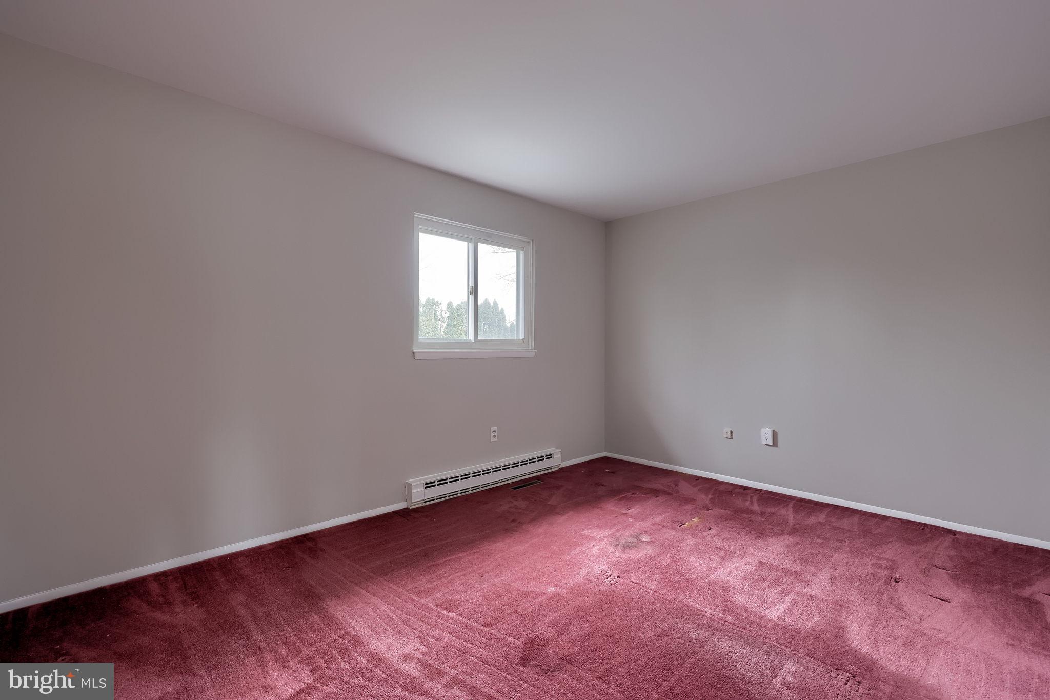 421 Longmeadow Road Lancaster, PA 17601 - Photo 25 of 44 an empty room with a window