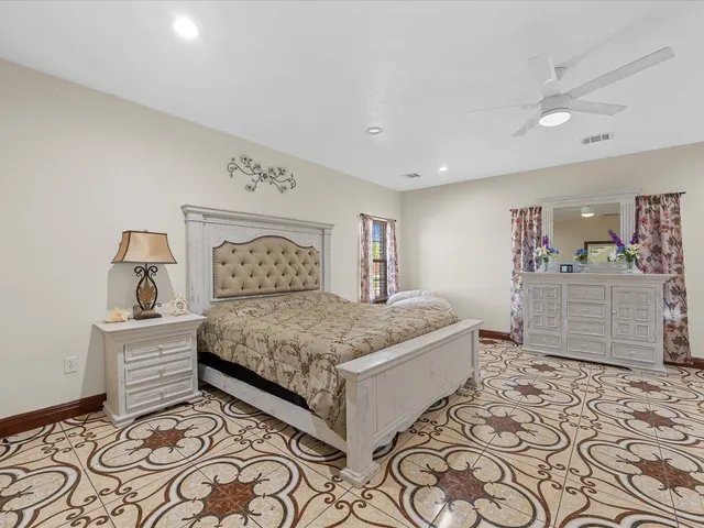 $949,900 | 886 Zilss Road, La Grange, TX 78945