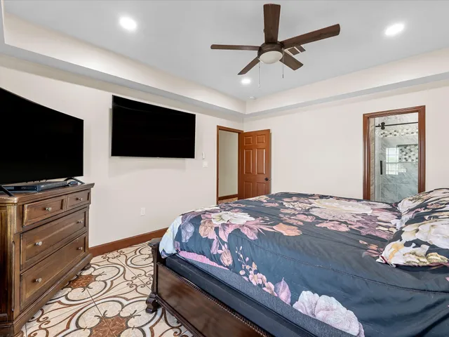 $949,900 | 886 Zilss Road, La Grange, TX 78945