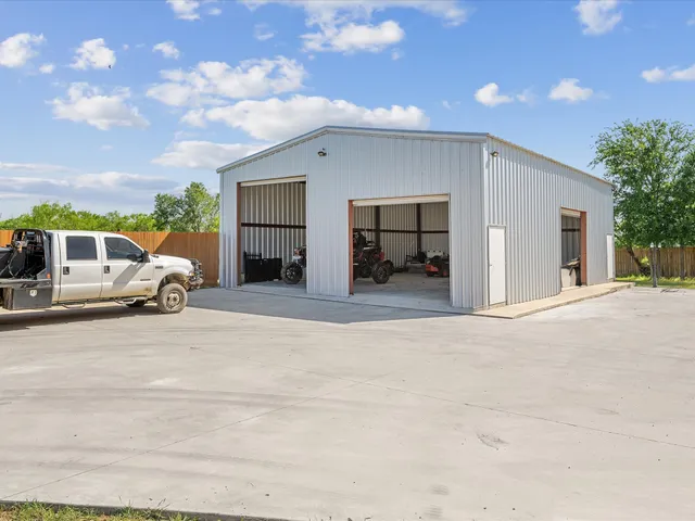 $949,900 | 886 Zilss Road, La Grange, TX 78945