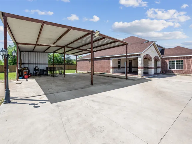 $949,900 | 886 Zilss Road, La Grange, TX 78945