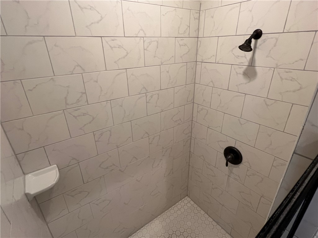 608 Holly Street St. Simons Island, GA 31522 - Photo 12 of 17