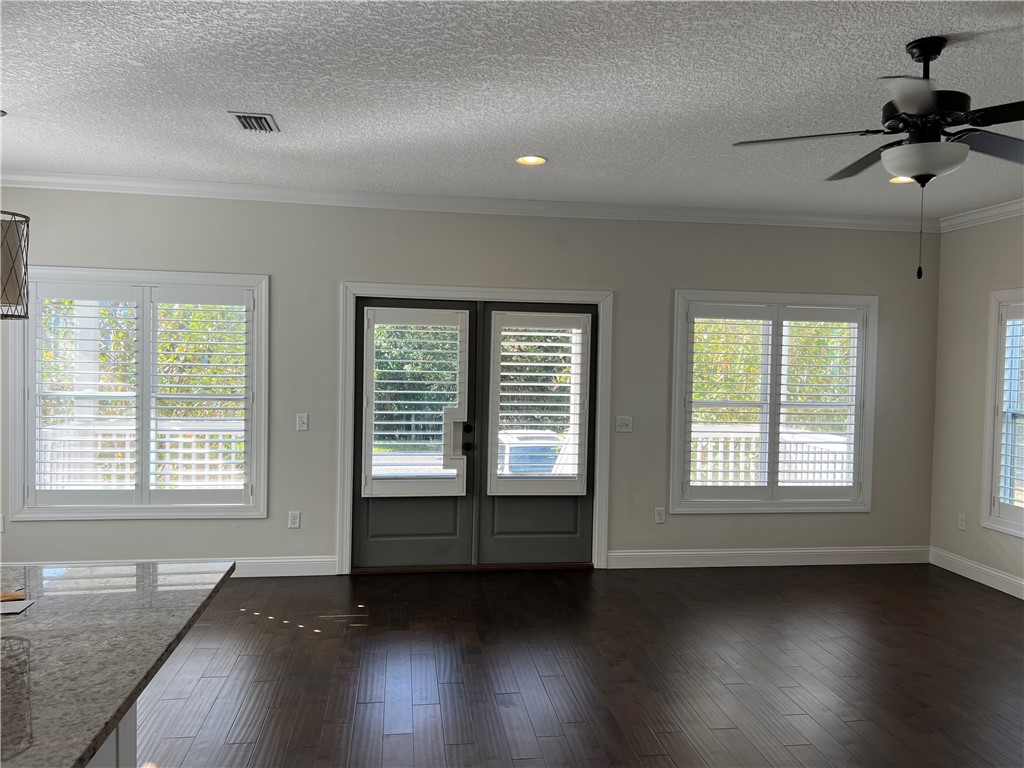 608 Holly Street St. Simons Island, GA 31522 - Photo 2 of 17