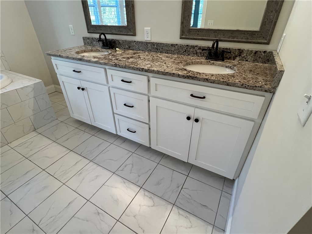 608 Holly Street St. Simons Island, GA 31522 - Photo 9 of 17