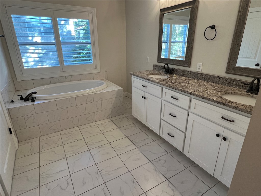 608 Holly Street St. Simons Island, GA 31522 - Photo 10 of 17