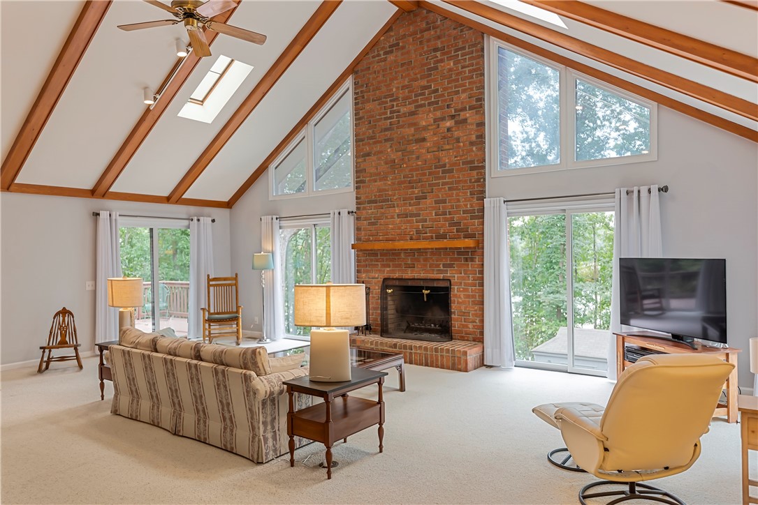 630 Seminole Point Road Fair Play, SC 29643 - Photo 12 of 47 Gallery Image 12