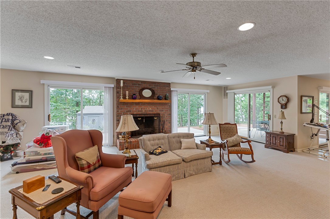 630 Seminole Point Road Fair Play, SC 29643 - Photo 38 of 47 Gallery Image 38