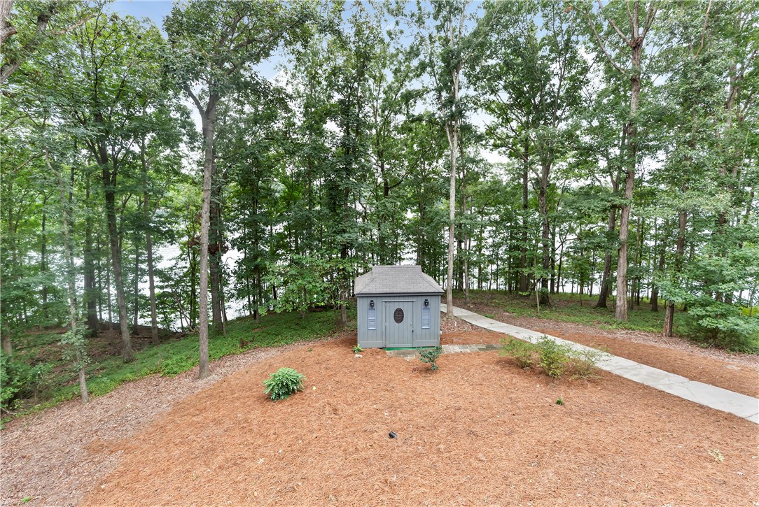 630 Seminole Point Road Fair Play, SC 29643 - Photo 5 of 47 Gallery Image 5