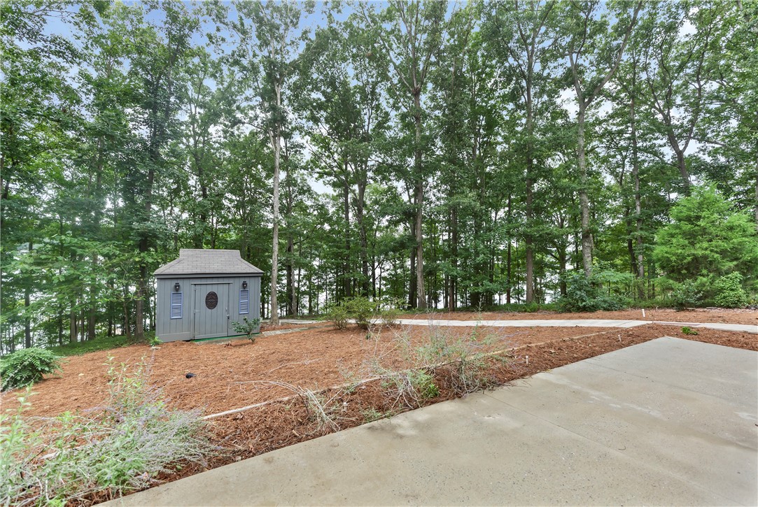 630 Seminole Point Road Fair Play, SC 29643 - Photo 6 of 47 Gallery Image 6