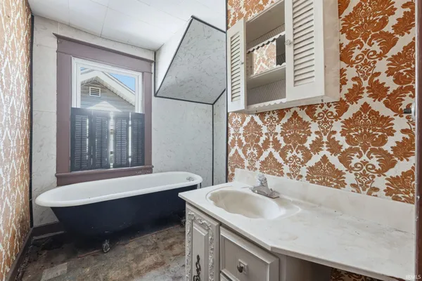 $174,900 | 622 Broadway Street, New Haven, IN 46774