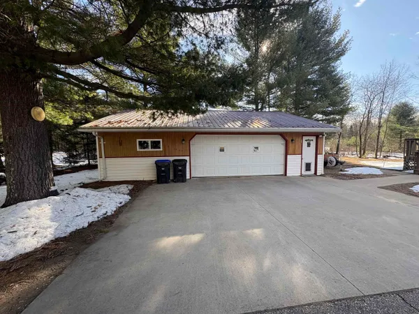 $329,900 | W6449 Old Lake Lane, Shawano, WI 54166