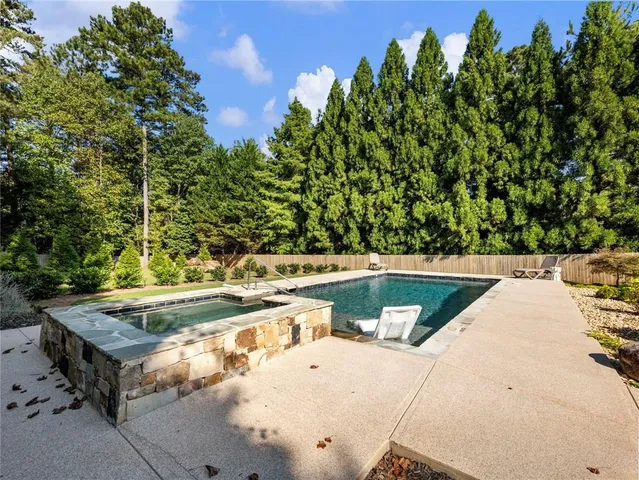 $644,500 | 24 Douglas Drive, Jefferson, GA 30549