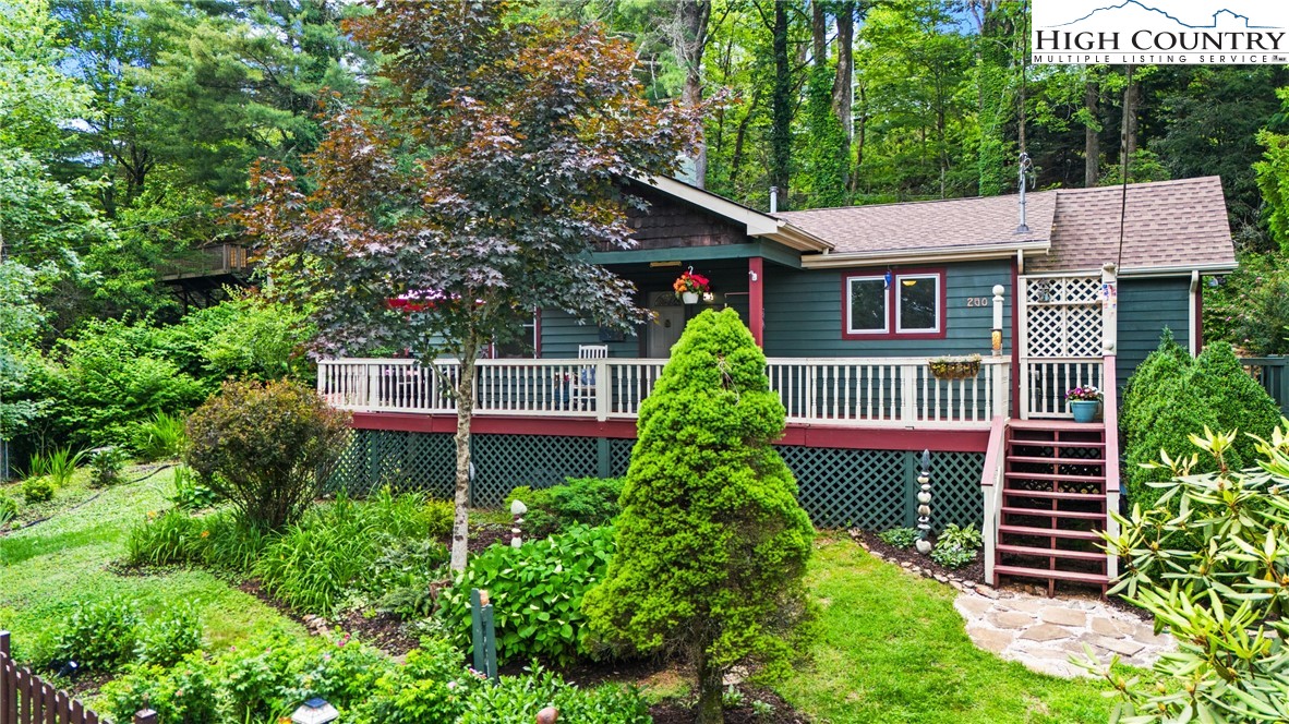 260 Sunny Acres Overlook, Unit OVERLOOK Boone, NC 28607 - Photo 3 of 28 front view of a house with a yard
