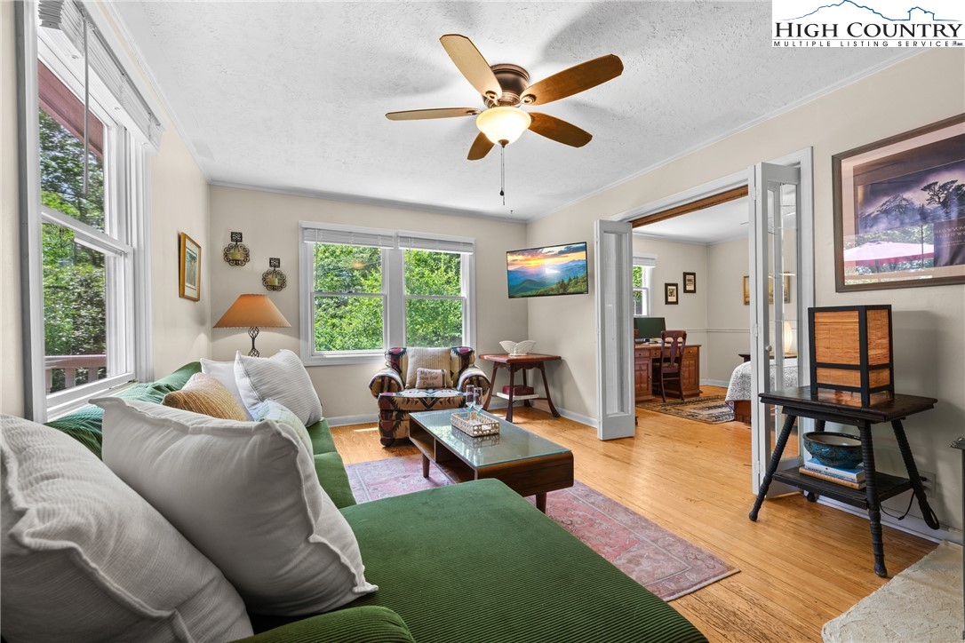 260 Sunny Acres Overlook, Unit OVERLOOK Boone, NC 28607 - Photo 5 of 28 a living room with furniture and a large window