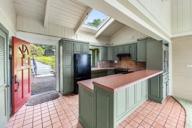 $1,300,000 | 47 Barter Point Road, St. George, ME 04860